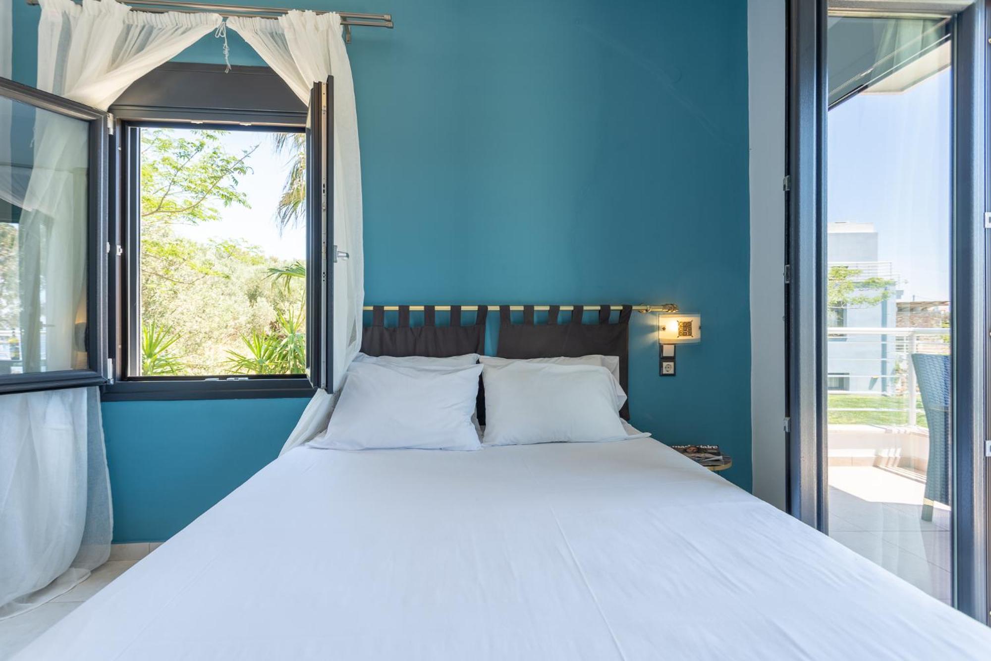 Blue Waves Luxury Suites By The Sea Plomari Exterior foto